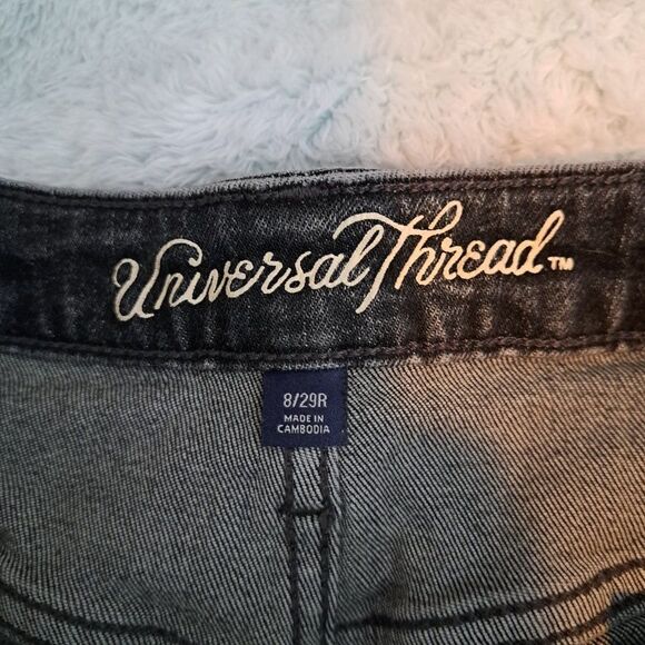 Universal Thread Denim Shorts Size 8 / 29R - Picture 2 of 4